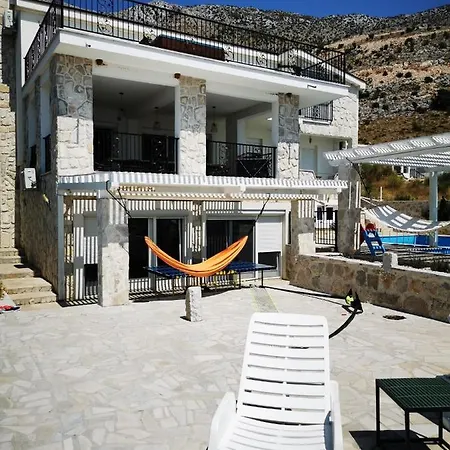 Bosna Near Dubrovnik Very Beautiful Entirely Privatized Swimming Pool, Jacuzzi, Sauna, Billiard, Ping-pong Ivanica