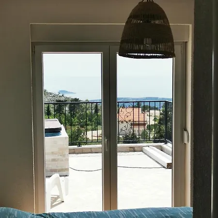 빌라 Bosna Near Dubrovnik Very Beautiful Entirely Privatized Swimming Pool, Jacuzzi, Sauna, Billiard, Ping-pong *