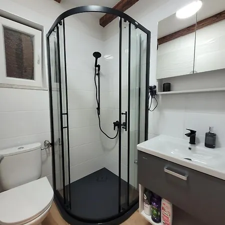 Bosna Near Dubrovnik Very Beautiful Entirely Privatized Swimming Pool, Jacuzzi, Sauna, Billiard, Ping-pong Willa Ivanica