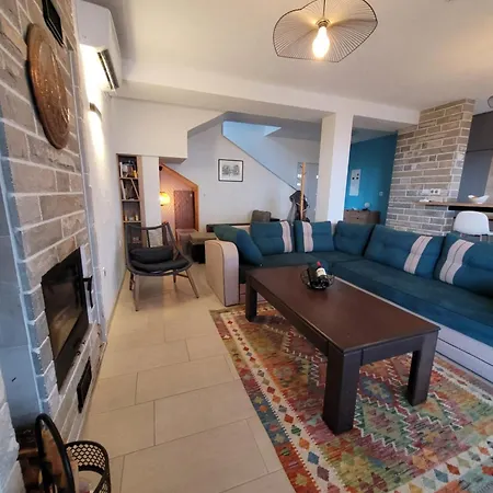 Bosna Near Dubrovnik Very Beautiful Entirely Privatized Swimming Pool, Jacuzzi, Sauna, Billiard, Ping-pong * Ivanica