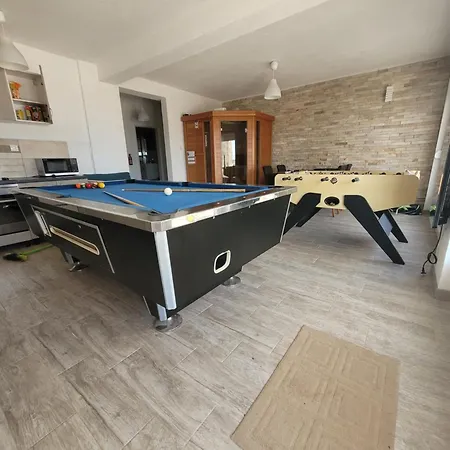 Bosna Near Dubrovnik Very Beautiful Entirely Privatized Swimming Pool, Jacuzzi, Sauna, Billiard, Ping-pong Ivanica