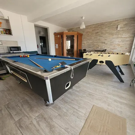 Bosna Near Dubrovnik Very Beautiful Entirely Privatized Swimming Pool, Jacuzzi, Sauna, Billiard, Ping-pong Ivanica